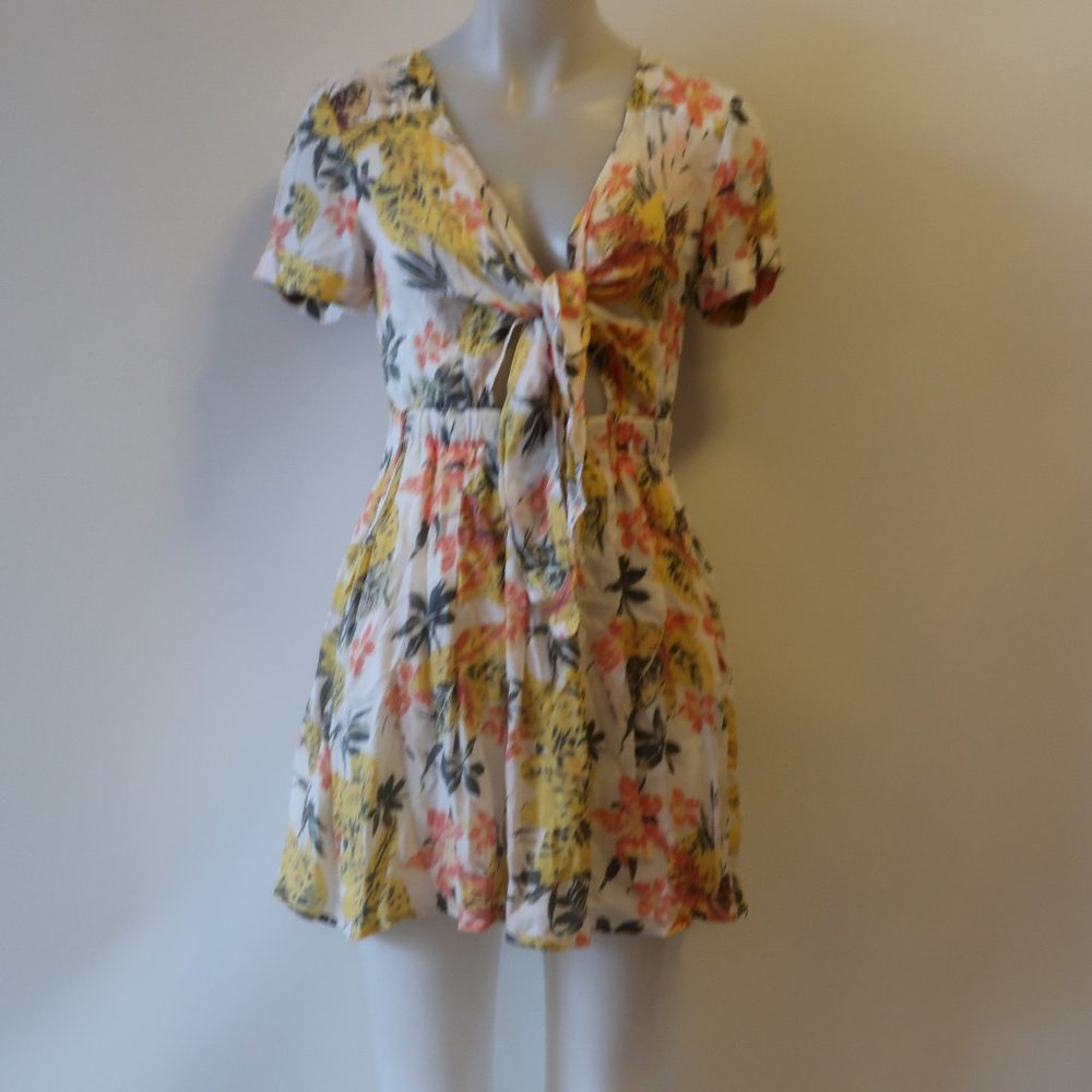 FREE PEOPLE FLORAL FRONT TIE MINI DRESS 2 *